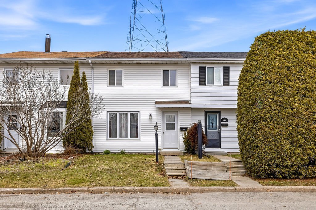 393 Rue St-Luc